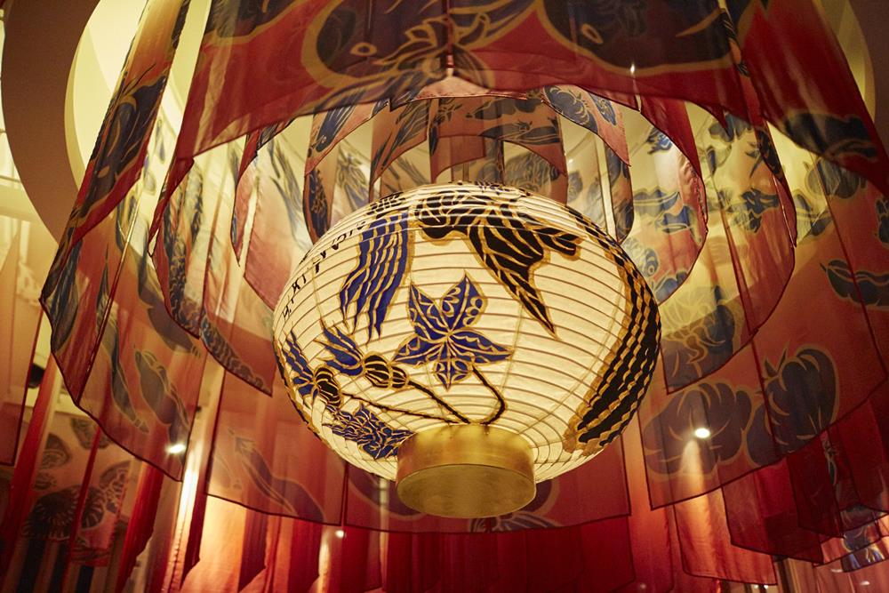 02ISETAN