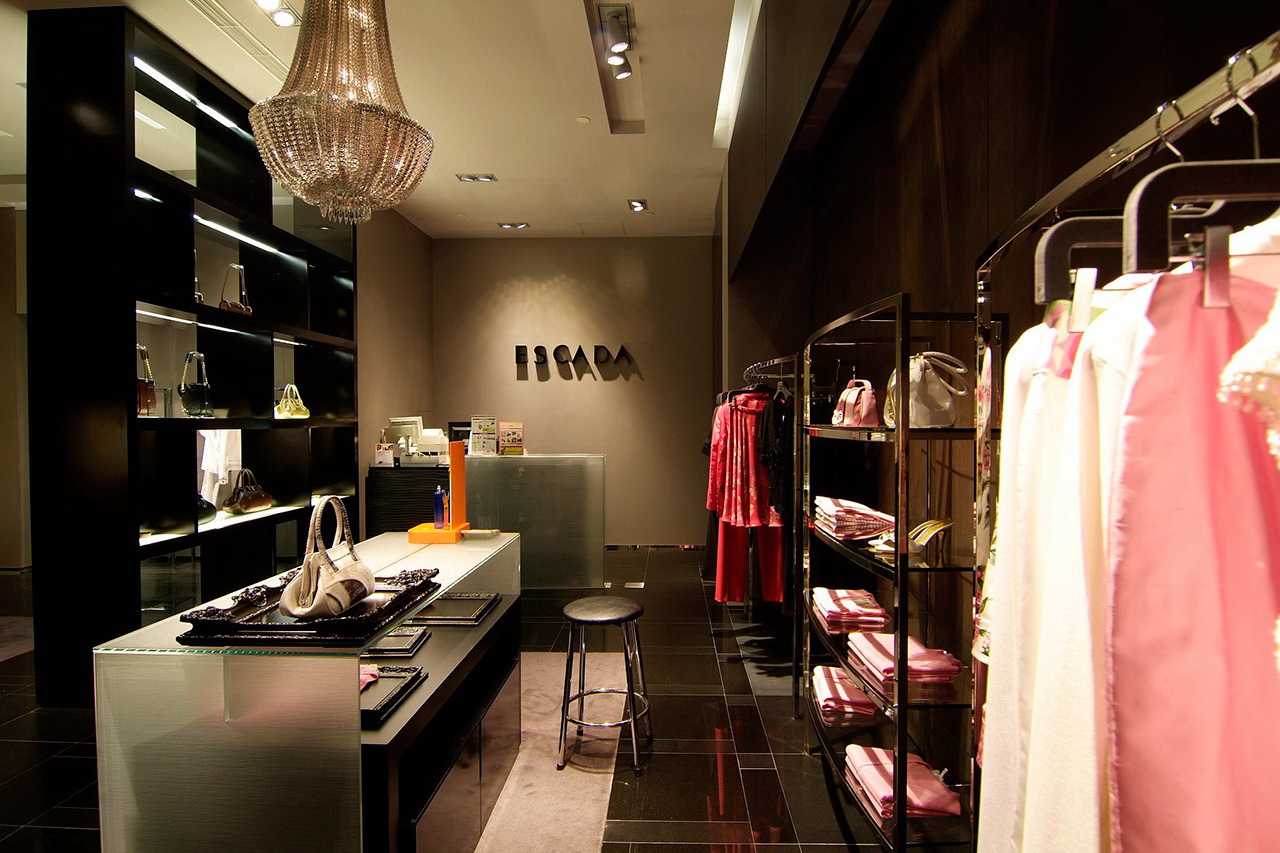 dynastyid picture ESCADA