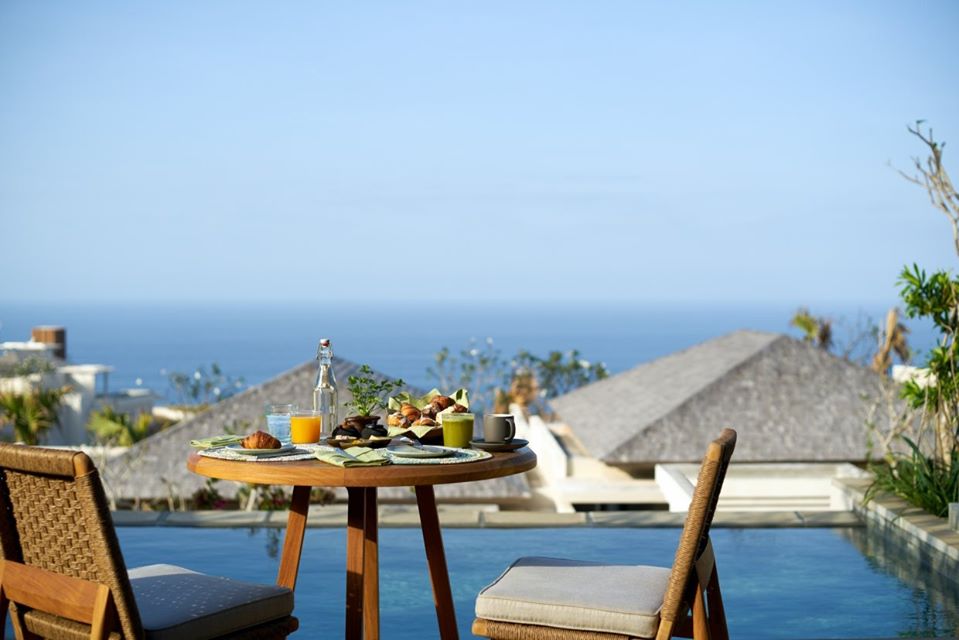 uluwatu-bali-breakfast-on-cliff-villa-one-bedroom-